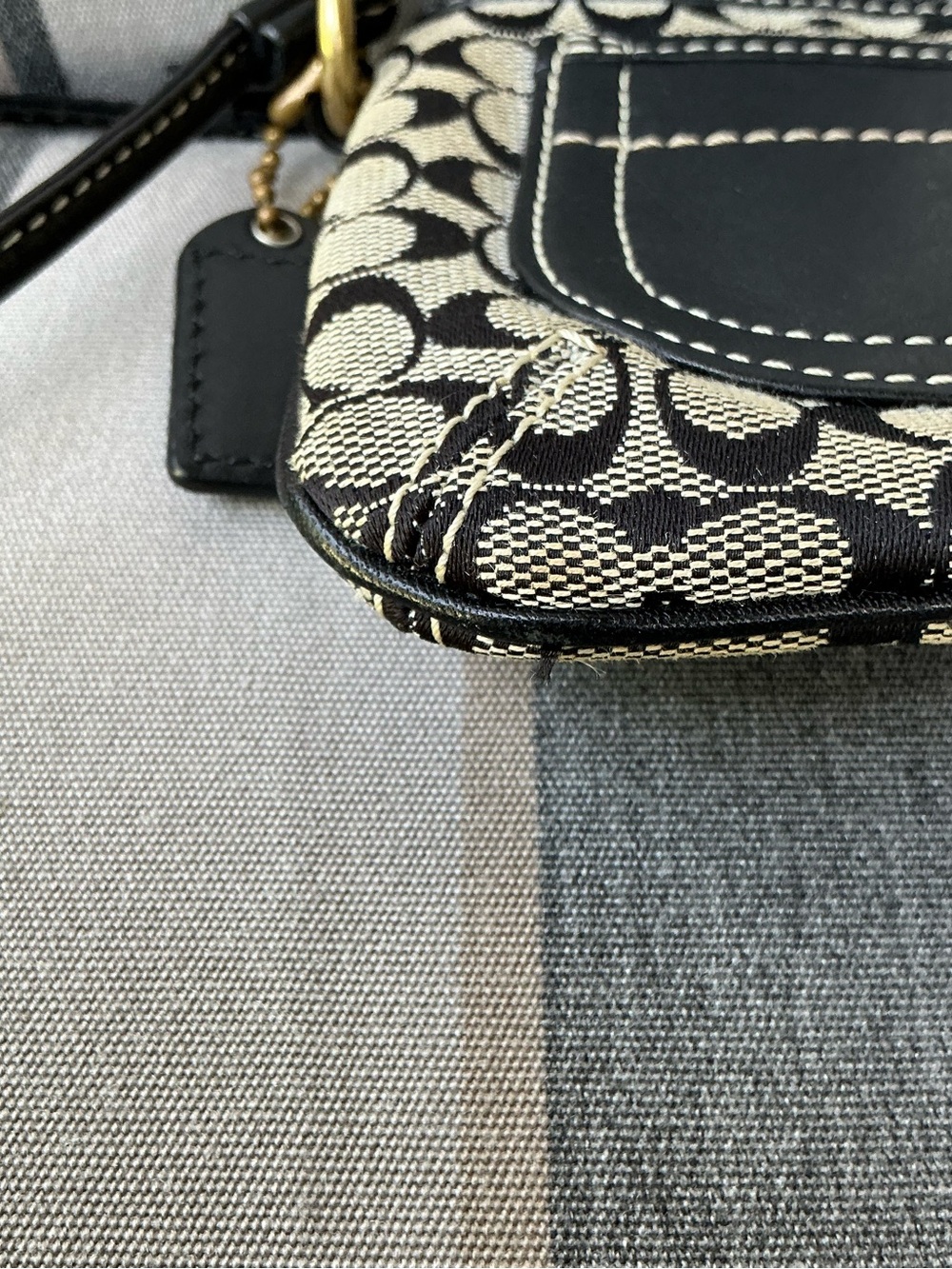 Coach Vintage Black and Gray/Brown Signature Canvas Mini Wristlet - Picture 7 of 9